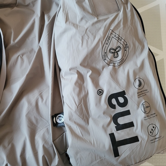 Aritzia Super Puff Jacket - Picture 3 of 5